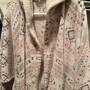 La Vie En Rose Hooded Aztec-Print Sherpa Sweater - Cream & Blush